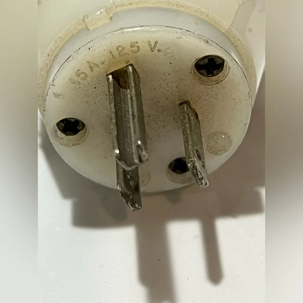HUBBELL Plug Adapter,15A,125V - HUBBELL WIRING DEVICE-KELLEMS HBL21CM28